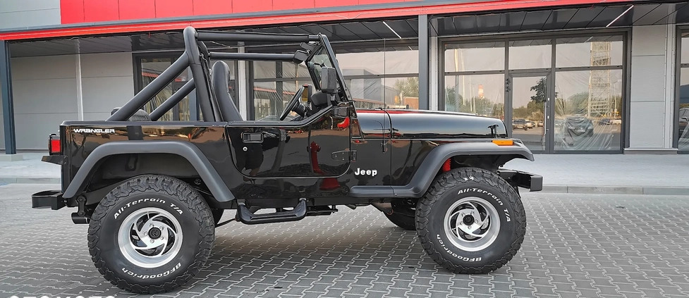 Jeep Wrangler cena 159900 przebieg: 130000, rok produkcji 1991 z Dobra małe 211